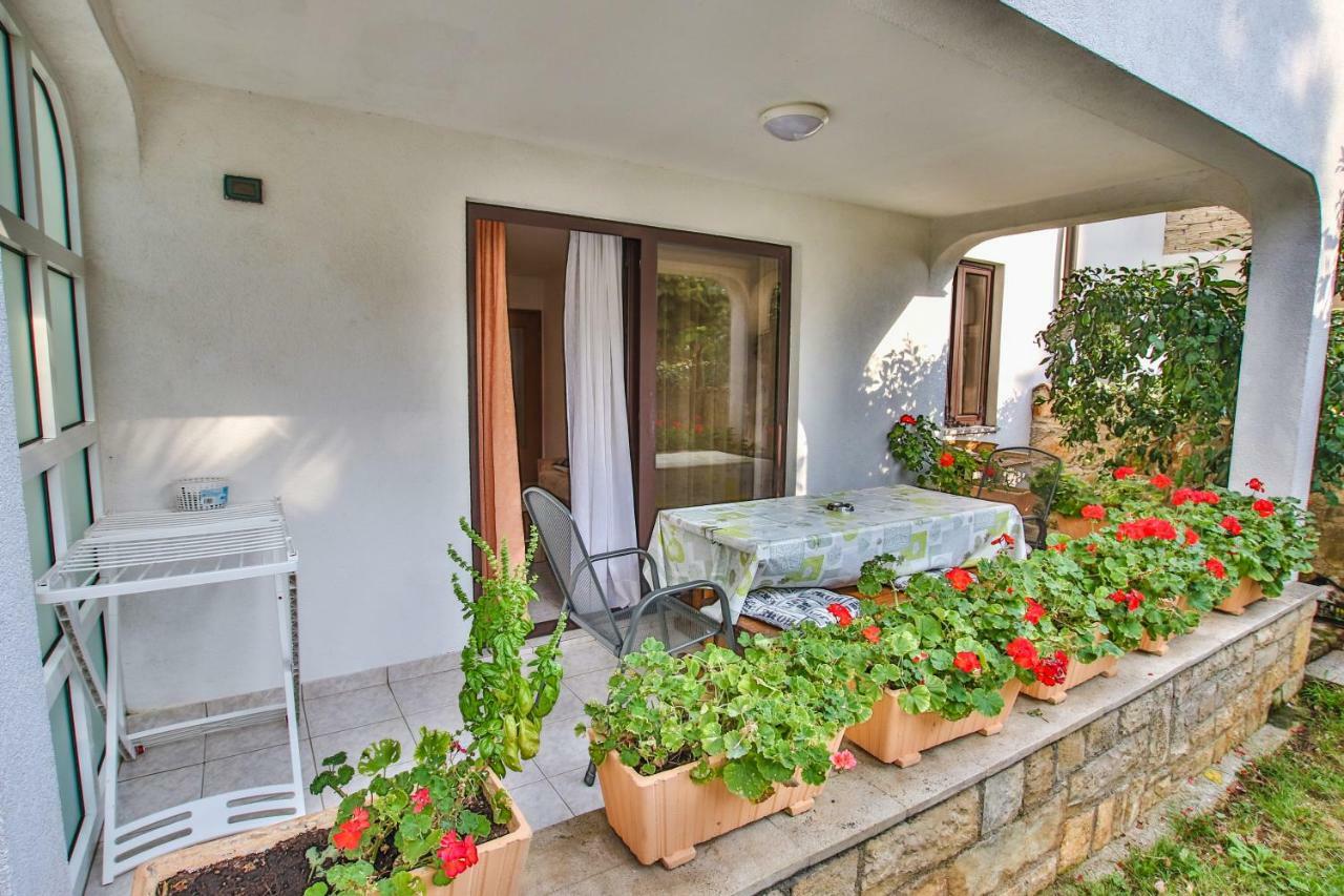 Carolina 4 Seasons Apartment Porec Exterior photo